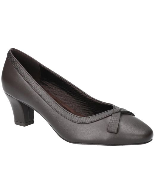 Easy Street Black Kata Round-toe Slip-on Pumps