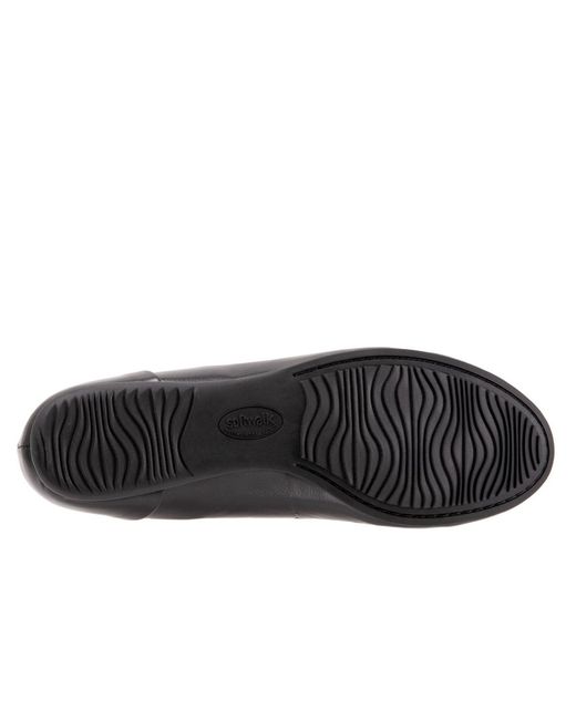 Softwalk® Black Sonoma Flat