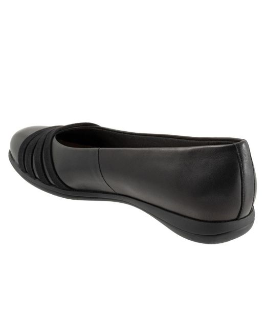 Trotters Black Drew Flat