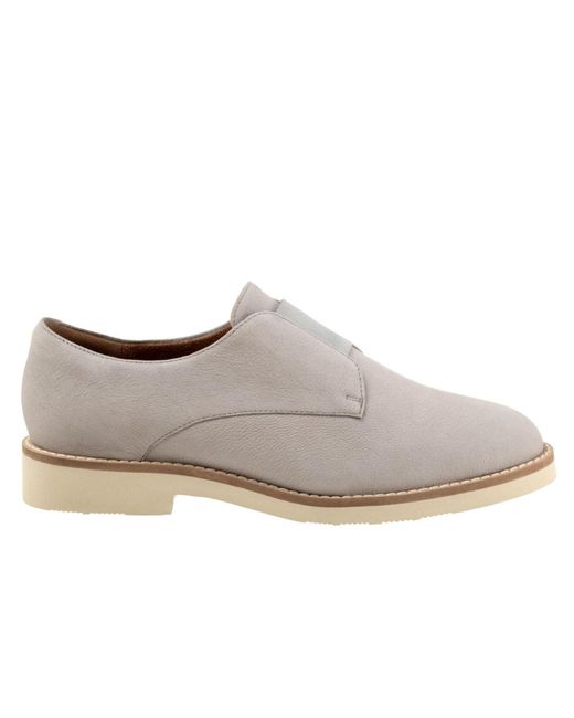 Softwalk® White Wexford Flat