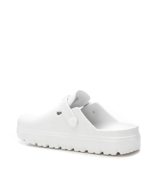Xti White Comfort Clogs