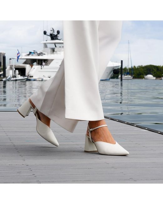 Alterre White Amal Customizable Bridal Platform
