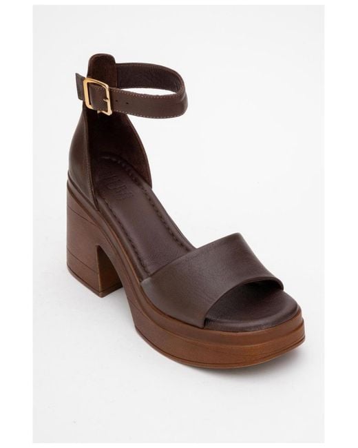 Forever & Always Shoes Brown Margot Leather Platform Sandal ()