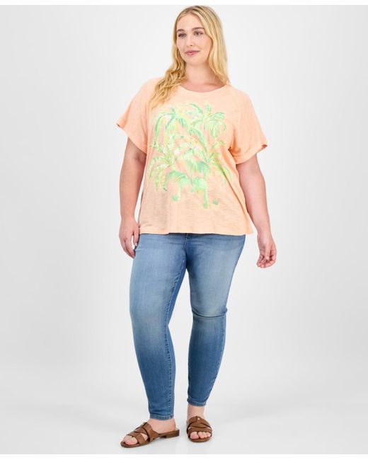 Democracy Yellow Trendy Plus Short-sleeve Rolled-cuff Graphic Tee