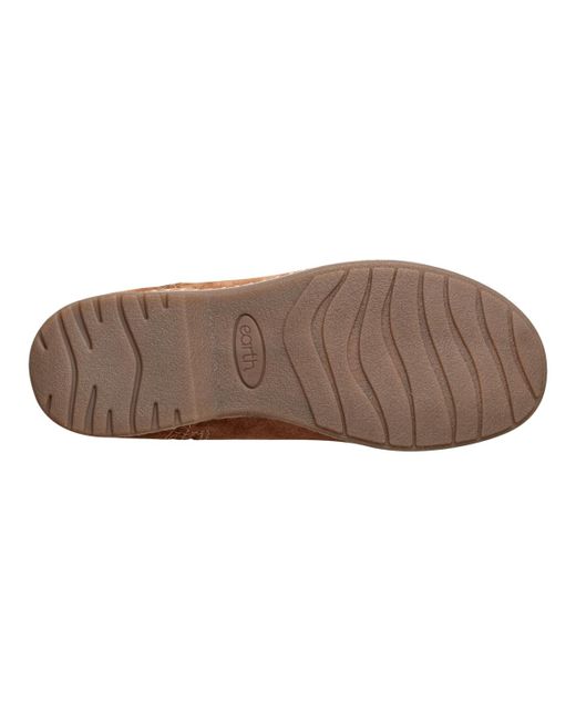 Earth Brown Hyland Water Repellent Round Toe Casual Booties