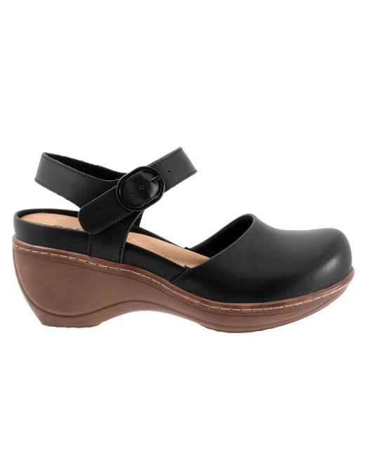 Softwalk® Black Mabelle Clog