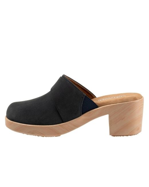Softwalk® Black Ferrara Clog