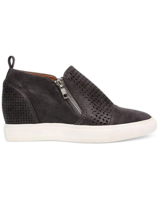 dv sneakers