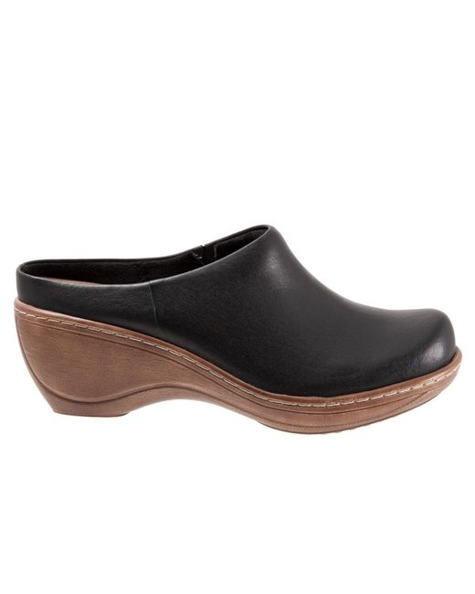 Softwalk Madison Clog in Black | Lyst