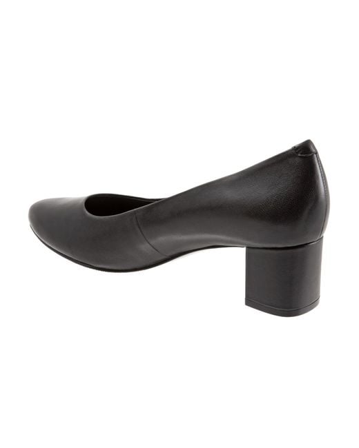 Trotters Black Kari Pump