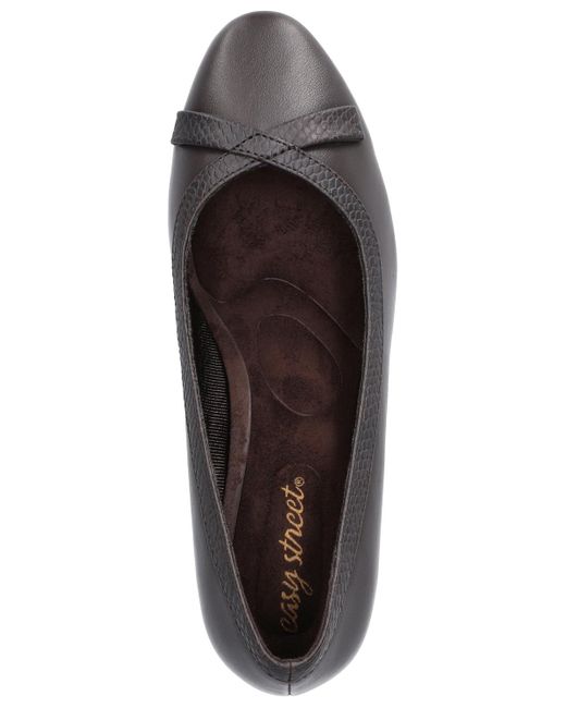 Easy Street Black Kata Round-toe Slip-on Pumps