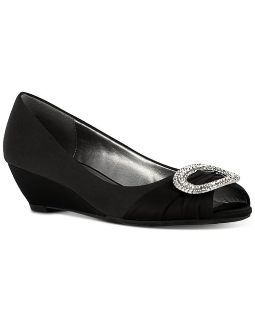 Karen scott deals black pumps