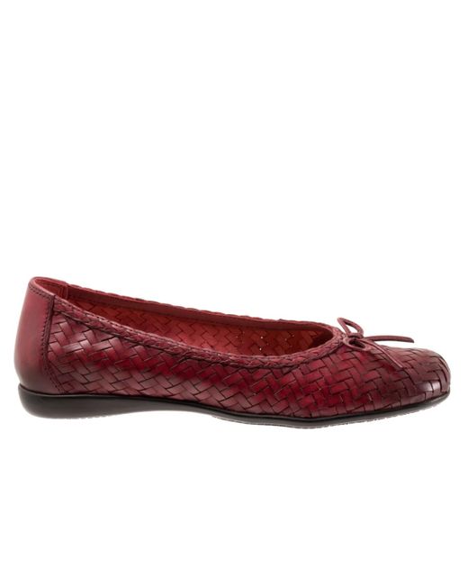 Trotters Red Gillian Flat