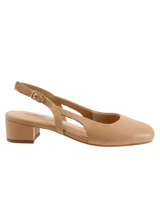 Trotters Natural Dottie Pump