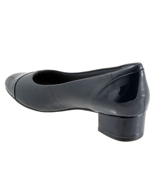 Trotters Blue Daisy Pump