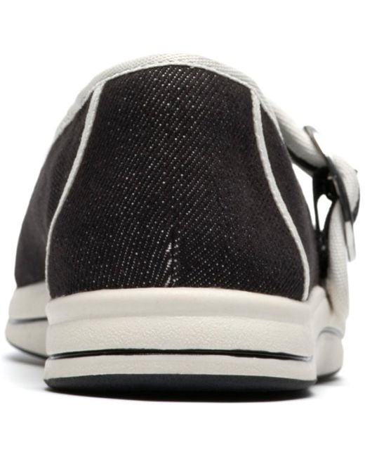 Clarks Black Breeze Janey Round Toe Flats