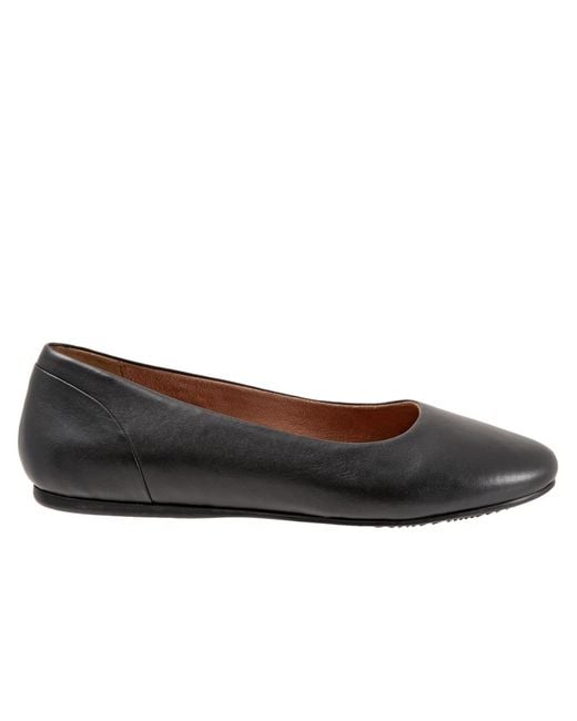 Softwalk® Black Shiraz Flat