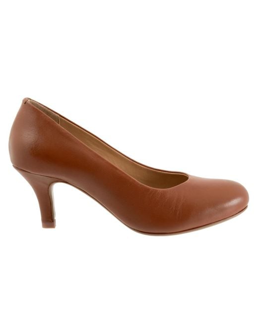Trotters Brown Lanay Pump