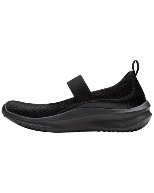 Clarks Black Cloudsteppers Solevana Jane Round Toe Flats