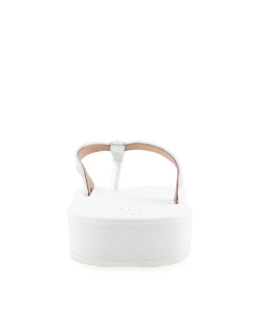 Aerosoles White Jace Round Toe Thong Sandals