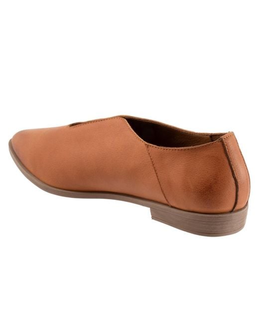 BUENO Brown Berkley Flat