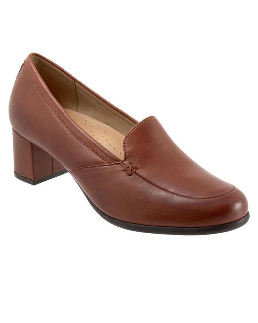 Trotters Brown Cassidy Pump