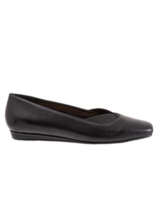 Softwalk® Gray Viana Flat