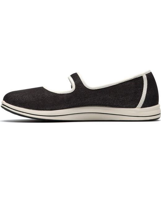Clarks Black Breeze Janey Round Toe Flats