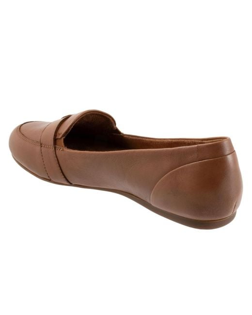 Softwalk® Brown Serra Flat
