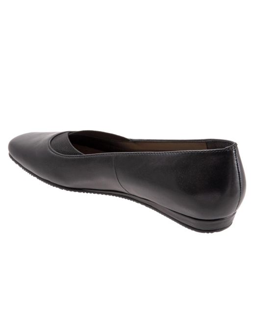Softwalk® Gray Viana Flat