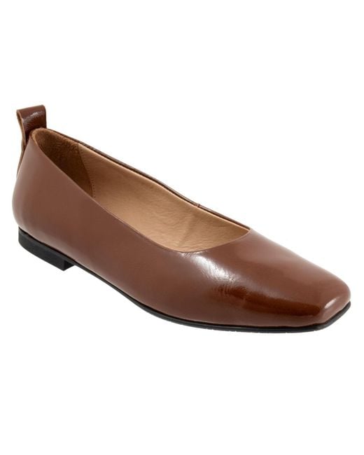 BUENO Brown Elizabeth Flat