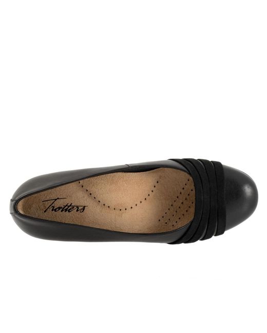 Trotters Black Drew Flat