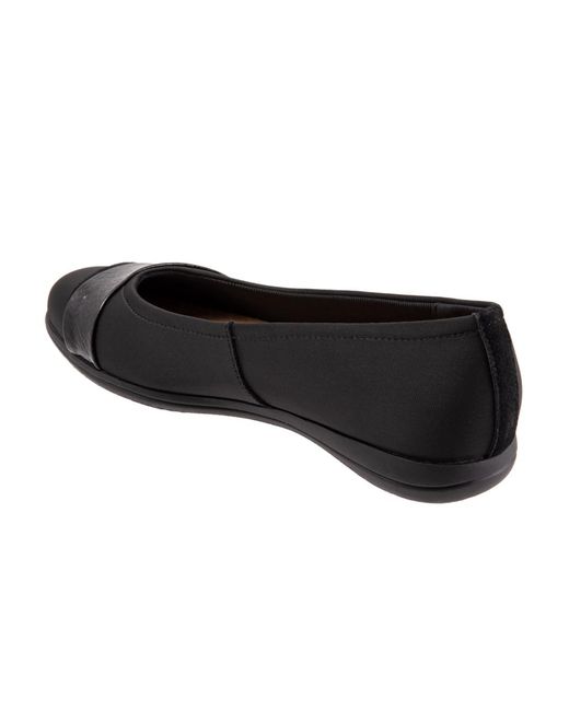 Trotters Black Danni Flat