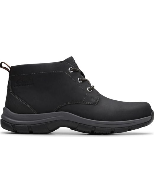 Clarks Black Collection Walpath Chukka Boots for men