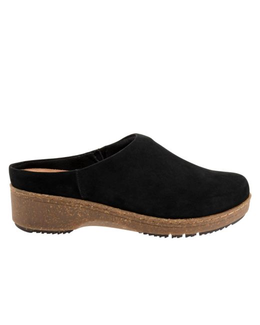 Softwalk® Black Arvada Clog