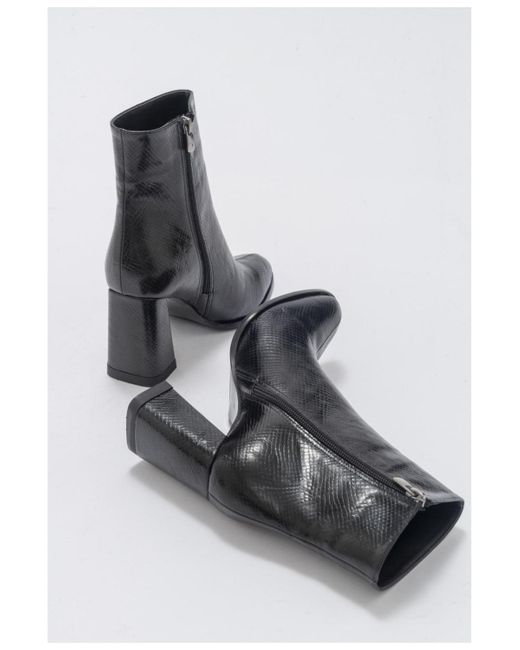 Prologue Shoes Black Jewel High Heel Boot