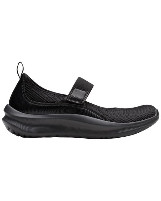 Clarks Black Cloudsteppers Solevana Jane Round Toe Flats
