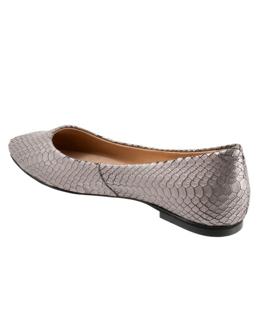 Trotters White Estee Flat