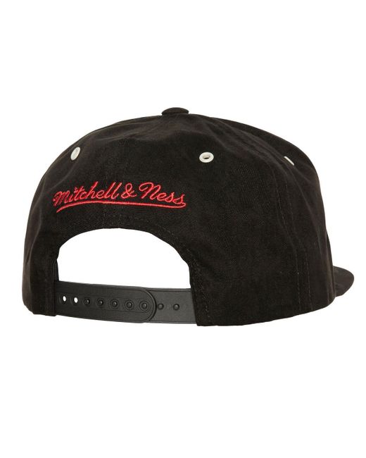 Mitchell & Ness Black Chicago Bulls Day 4 Snapback Hat for men