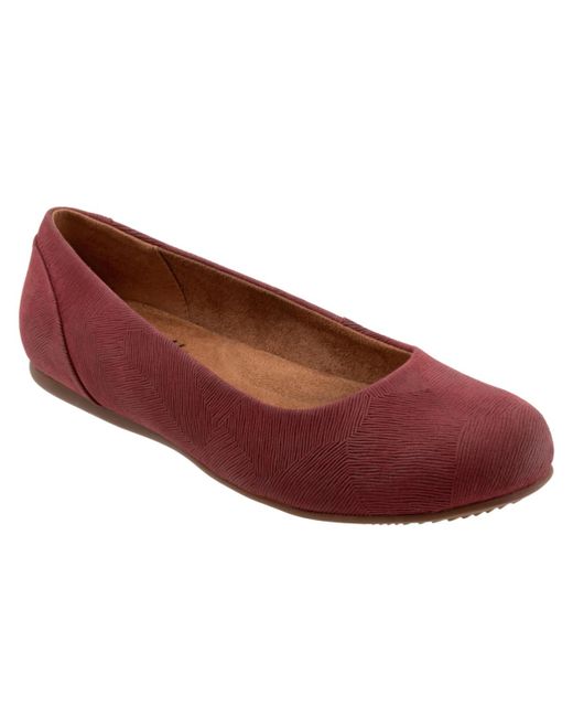 Softwalk® Red Sonoma Flat
