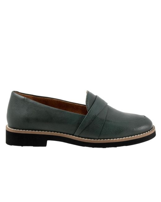 Softwalk® Black Walsh Loafer