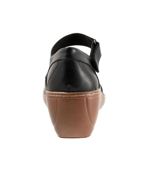 Softwalk® Black Miri Clog