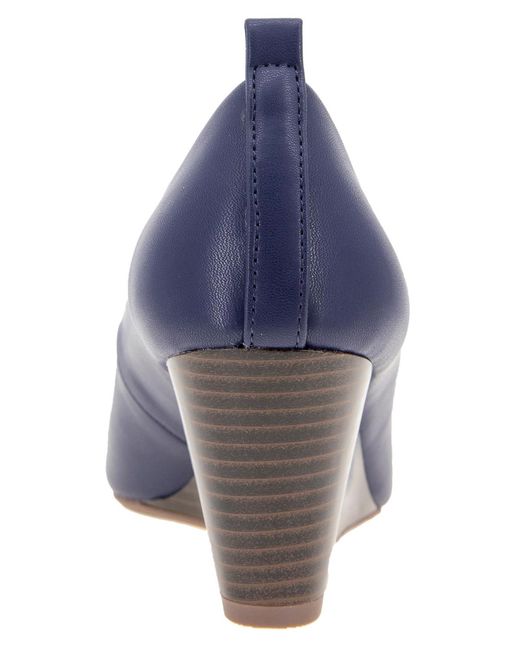 Kenneth Cole Blue Elinor Pump