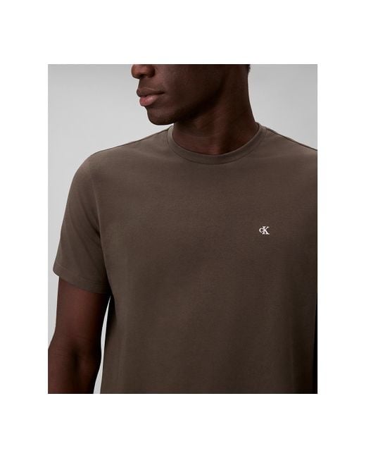 Calvin Klein Brown Solid Crewneck T-shirt for men