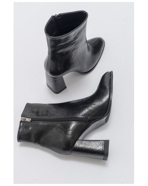 Prologue Shoes Black Jewel High Heel Boot