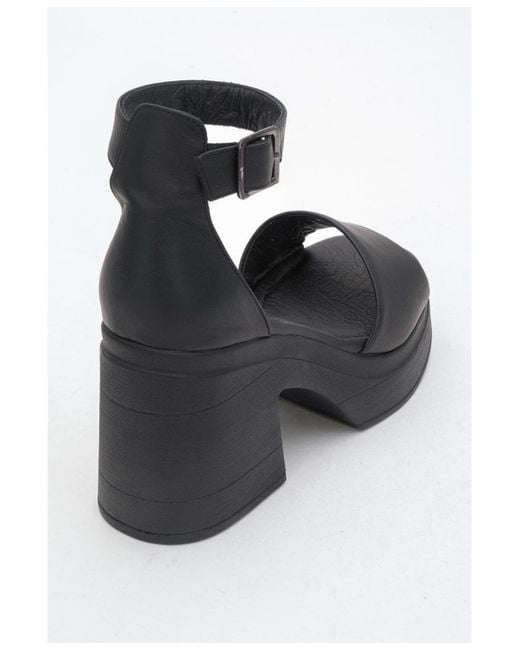 Forever & Always Shoes Black Margot Leather Platform Sandal ()