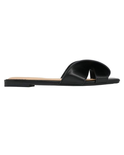 On 34th Black Pearlaa Square Toe Flat Sandals