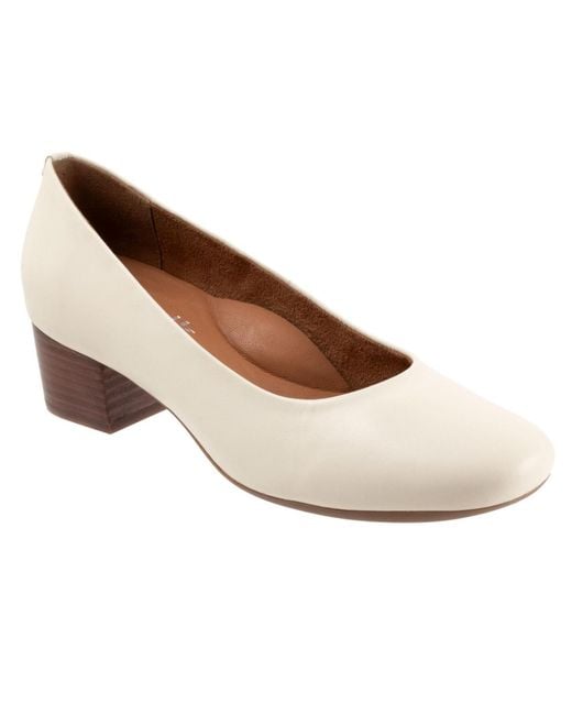 Softwalk® White Lynn Pump