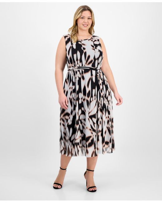 Sandra Darren White Plus Size Belted Printed Sleeveless Midi Dress