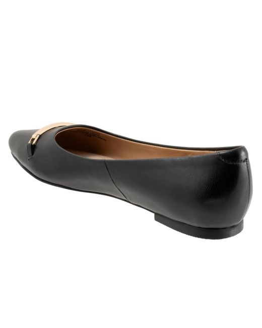 Trotters Black Everly Flat